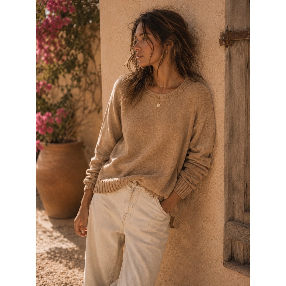 Quince Womens Mongolian Cashmere Crew Neck Sweater Camel Tan Size Medium Hole